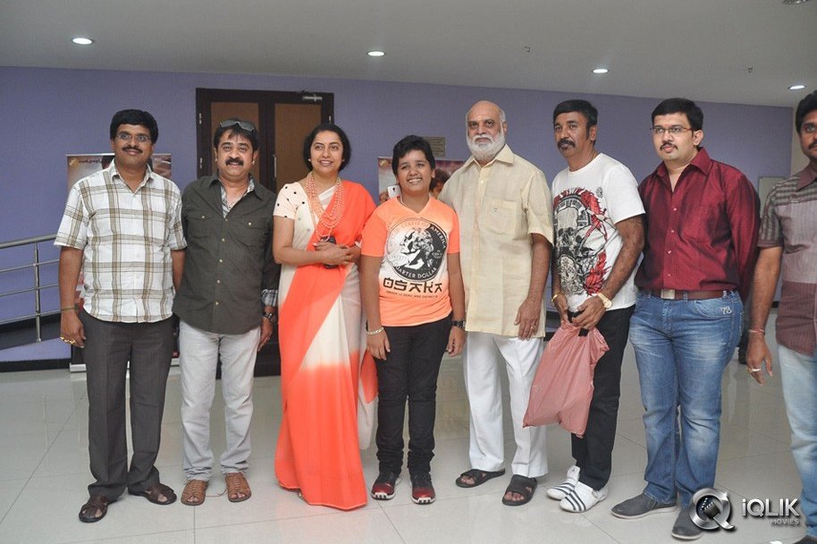 Chiranjeevi-at-Sachin-Tendulkar-Kadu-Premiere-Show